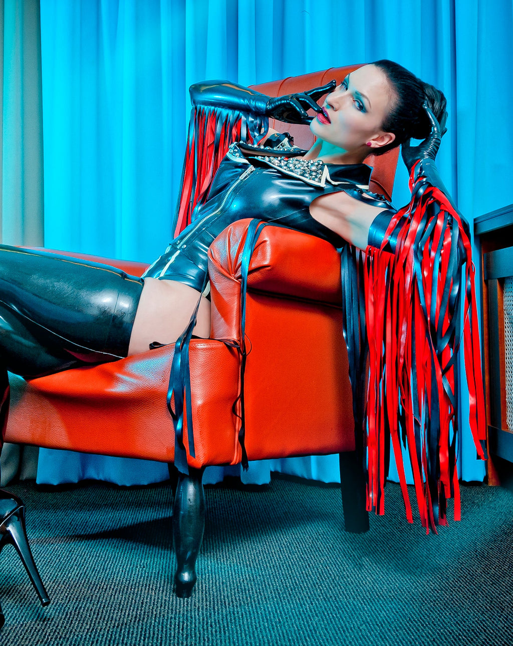 Latex Fringed Biker Girl, Complete Look Bondinage